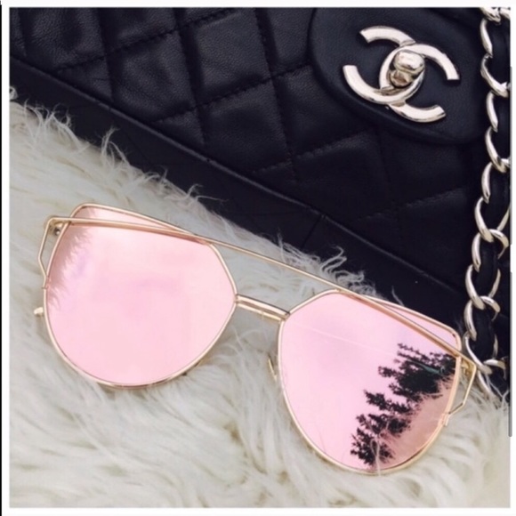 Rose Gold Mirrored Sunglasses - Picture 5 of 7